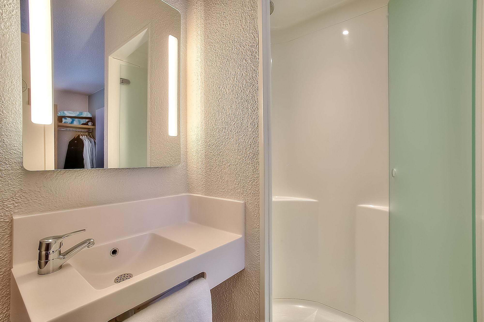 B&B Hotel Antibes Sophia Antipolis Биот Екстериор снимка