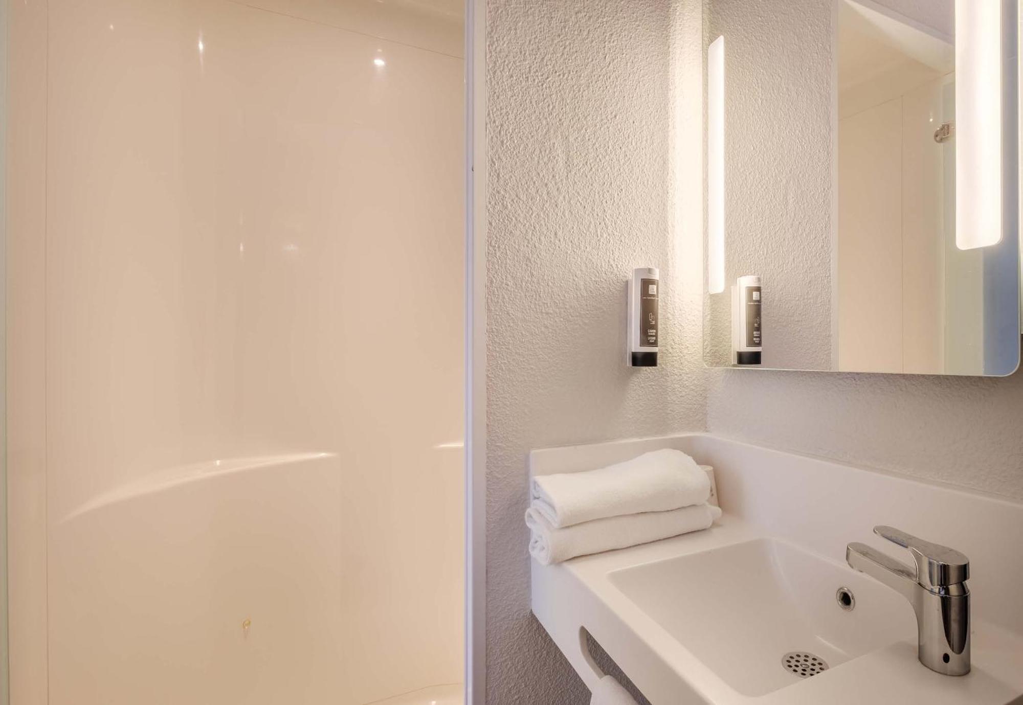 B&B Hotel Antibes Sophia Antipolis Биот Екстериор снимка